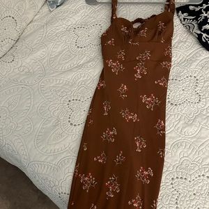 Abercrombie0. Best for small bust and very slim figure. No tags but never worn.